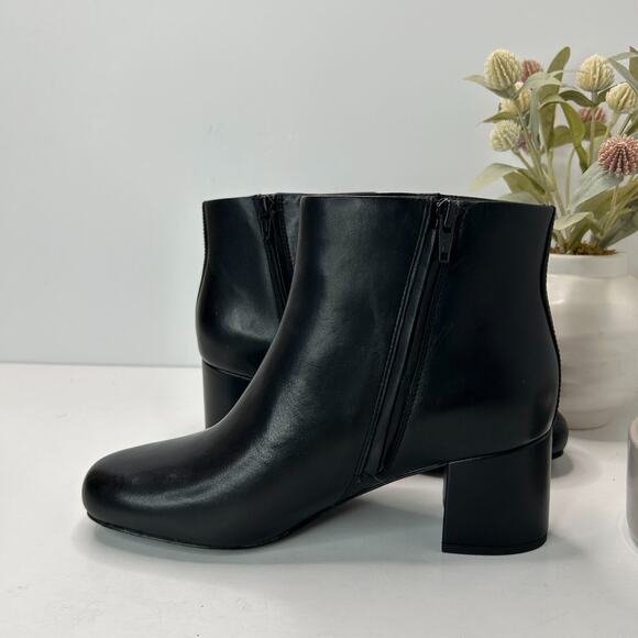 Vionic Sibley Leather Comfort Block Heel Ankle Boot Black Women's 8.5 NWOB FLAW - Picture 7 of 11